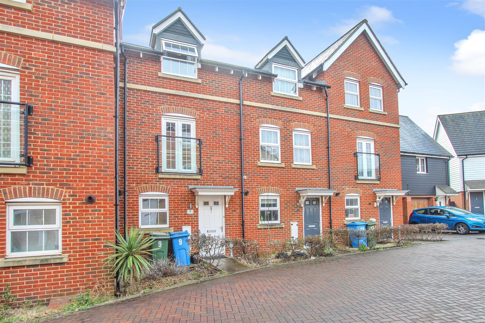 3 bedroom House for sale in Croft Avenue, Sittingbourne, Kent, ME10